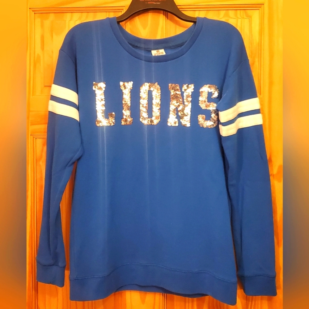 Victoria's Secret Pink Detroit lions sweatshirt Small would fit Medium